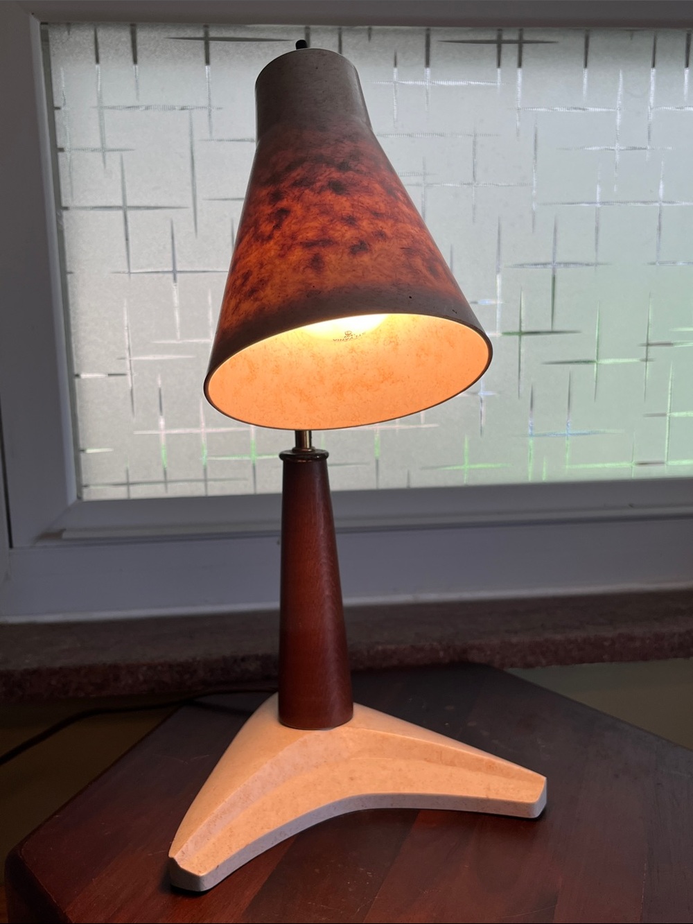 Mid-Century Modern Table Lamp boomerang design in teak brass and fiberglass